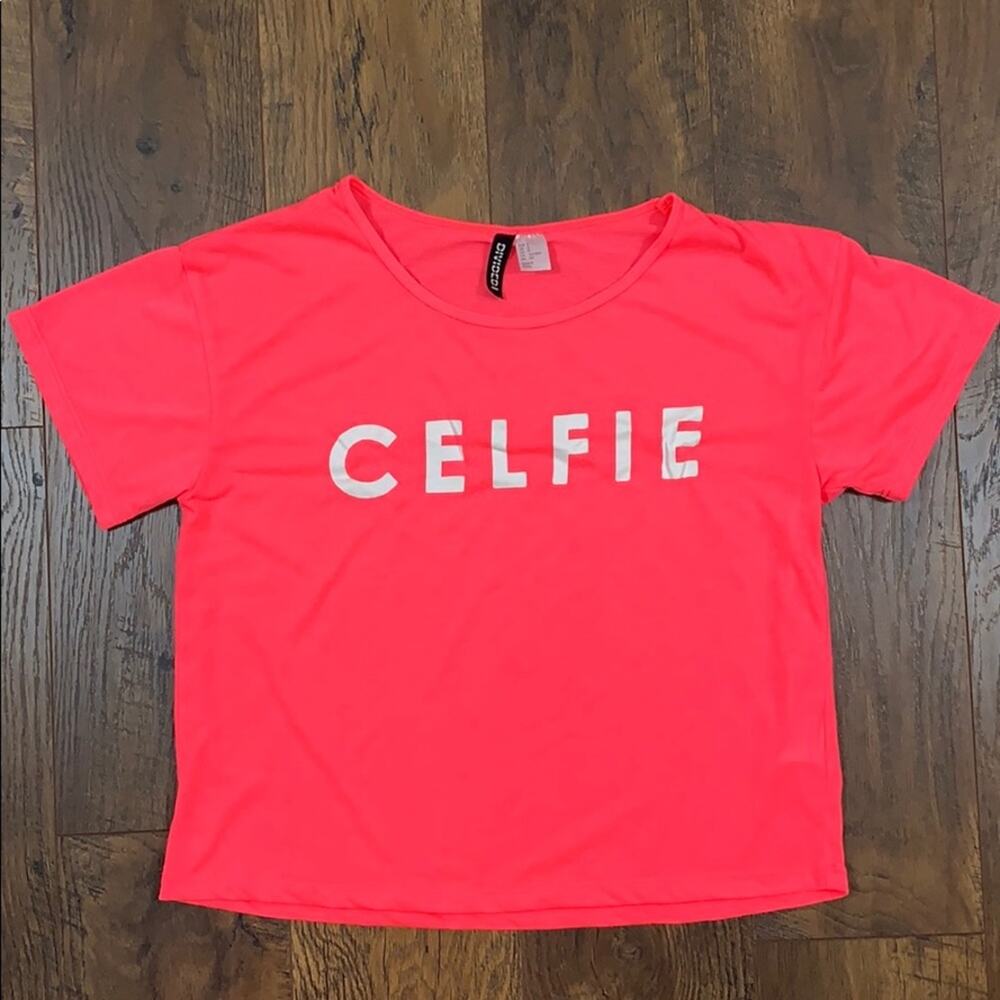H&M Divided Celfie hot pink crop top